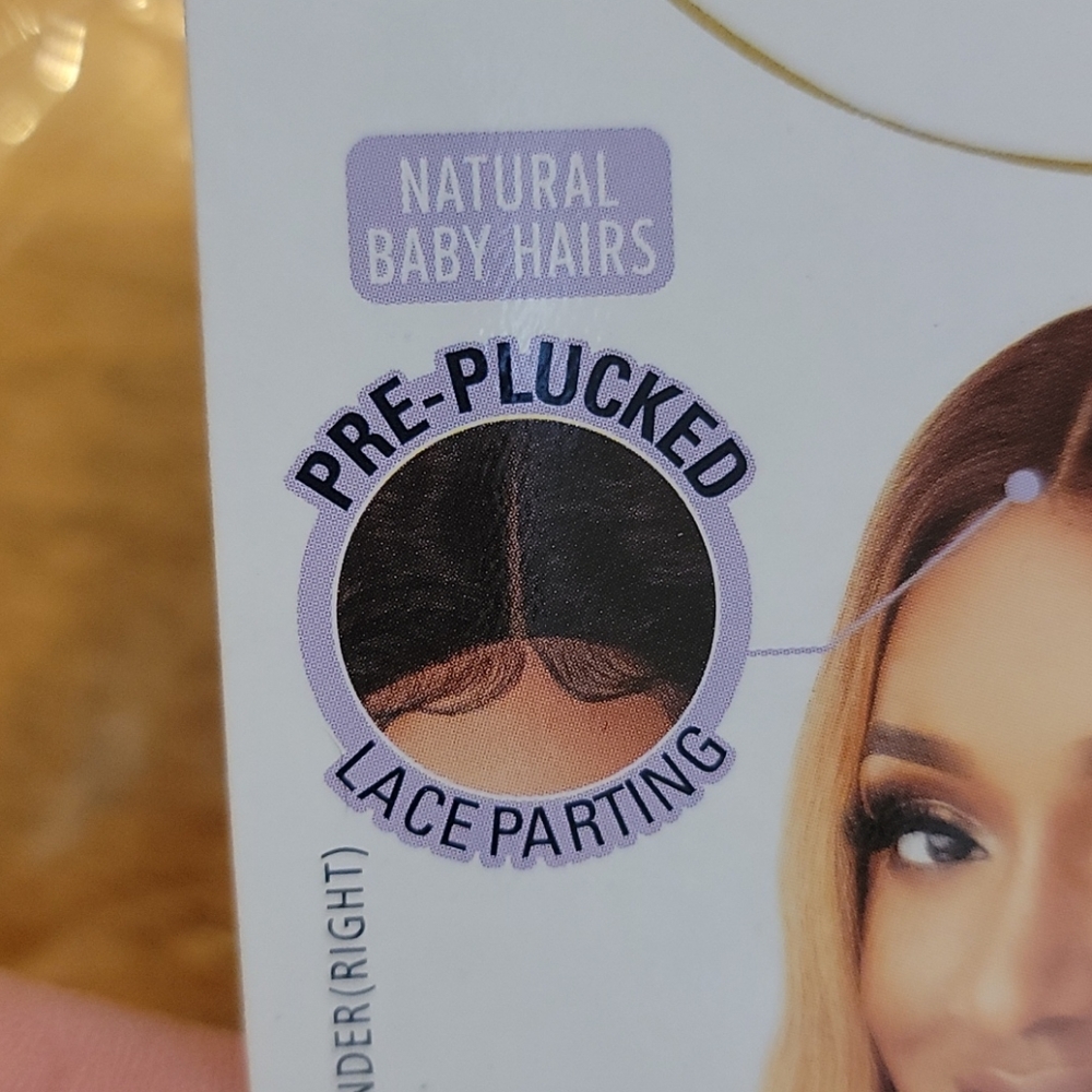 Lace front wig - Picture 2 of 4